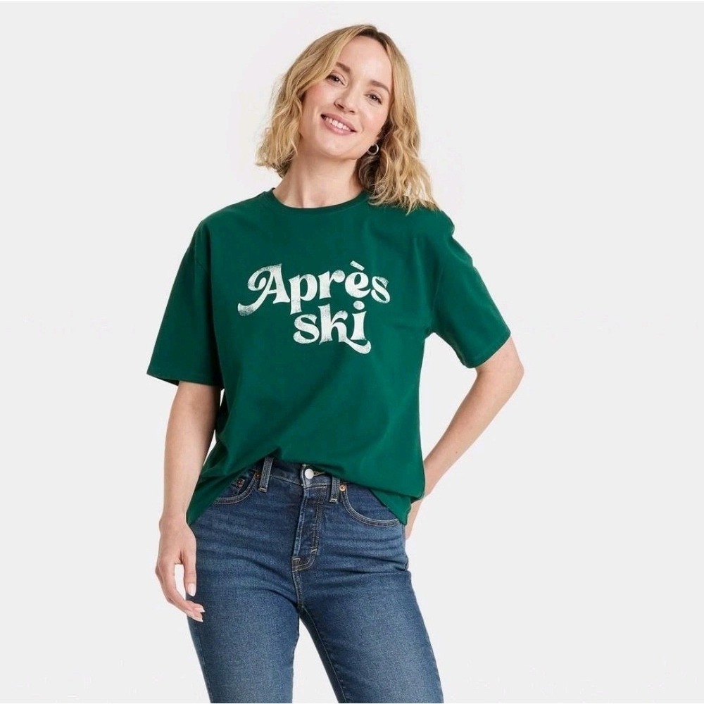 Universal Thread NWT Green Crew Small Short Sleeve T Shirt Apres Ski Graphic Tee